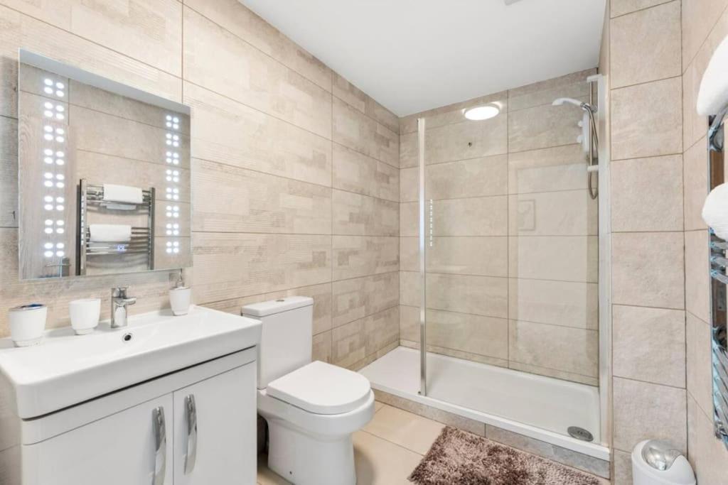 Modern Spacious Three Bedrooms With Private Garden Cardiff Zewnętrze zdjęcie